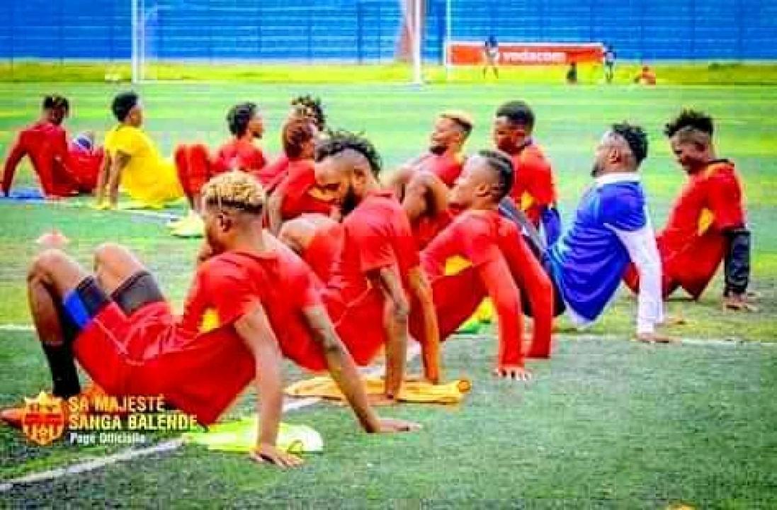 Les joueurs de Sanga Balende lors d'une séance d'entraînement au Stade Kashala Bonzola 