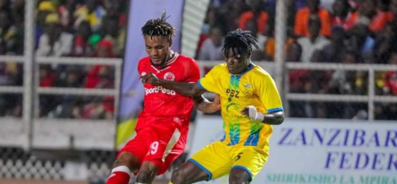 Le défenseur congolais, Henock Inonga Baka sous les couleurs de Simba SC, lors d'un match du championnat Tanzanien.