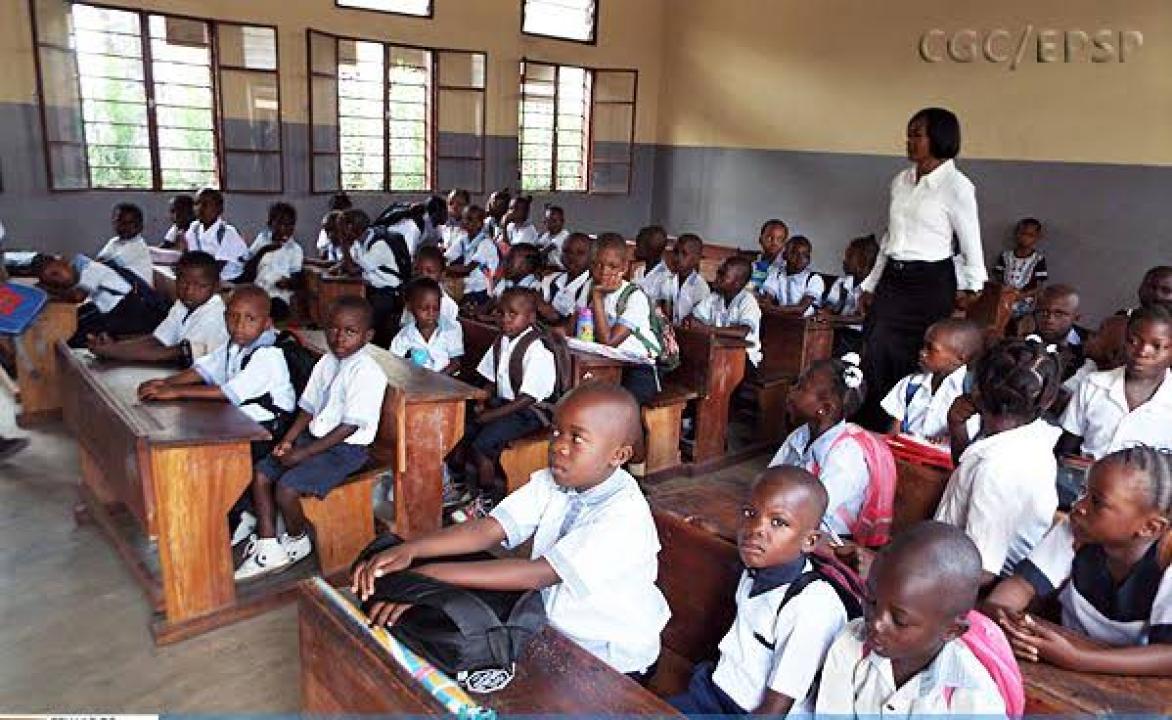 Les élèves dans une salle  de cours [ photo d'illustration]