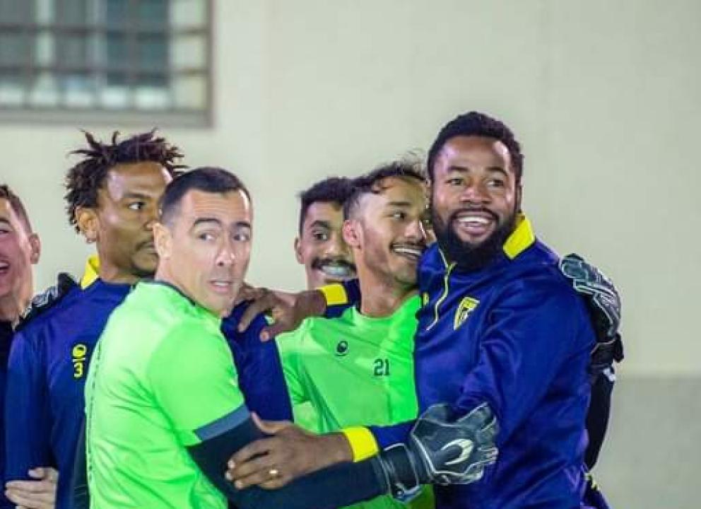 Christian Luyindama et ses coéquipiers d'Al Taawoun FC.