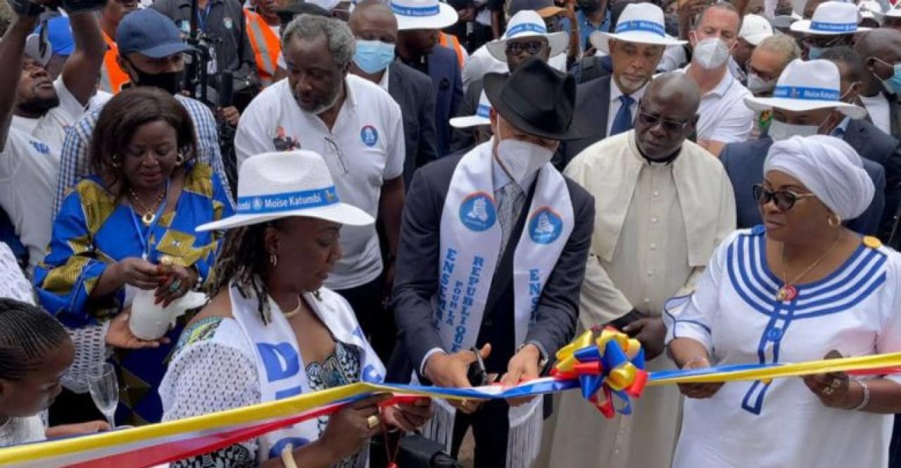 Moïse Katumbi inaugure le siège national de Ensemble en coupant le ruban symbolique
