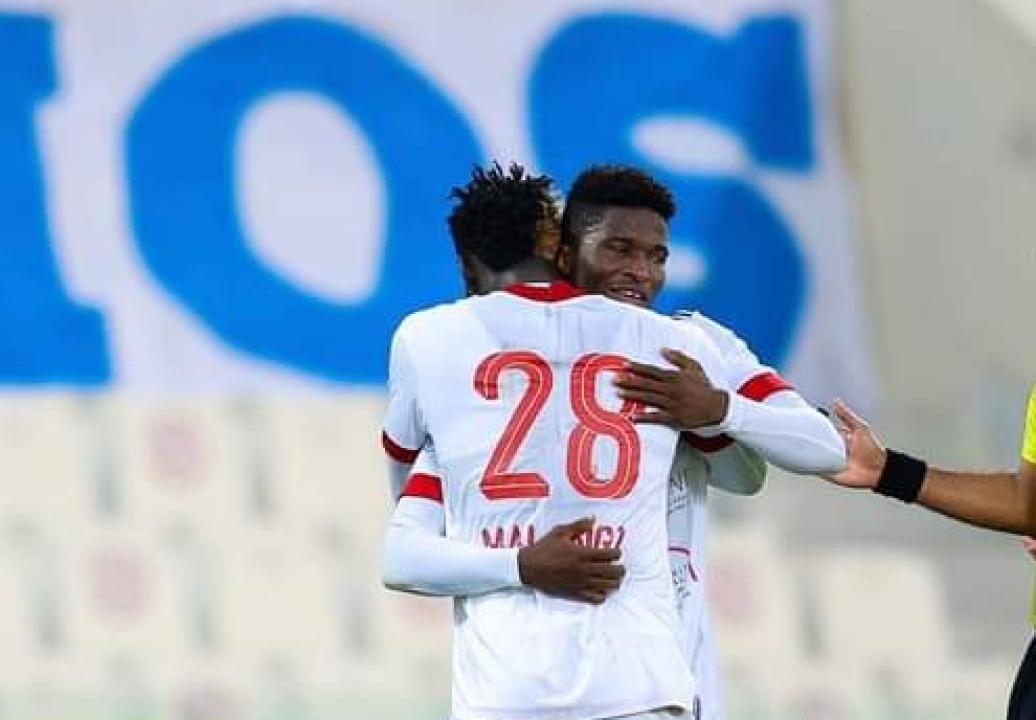 Ben Malango et l'un de ses coéquipiers d'Al Sharjah.