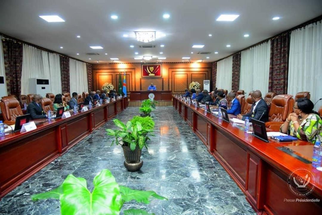 Le président Félix Tshisekedi lors d'une séance de travail avec la CENI, l'ONIP, l'INS et plusieurs membres du gouvernement Sama Lukonde