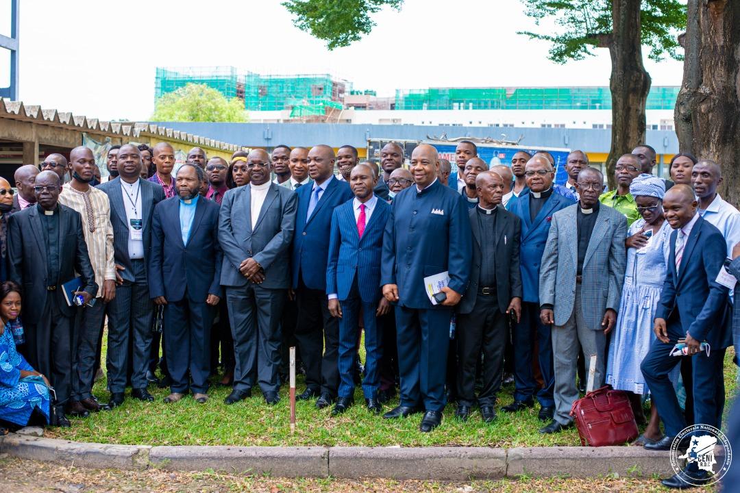 Photo de famille prise à l'ouverture du congrès national des jeunes protestants