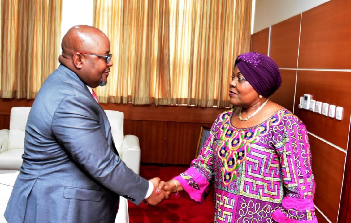 Le ministre d'État du budget, Aimé Boji Sangara et la chargé d'affaires de la RDC à Varsovie.