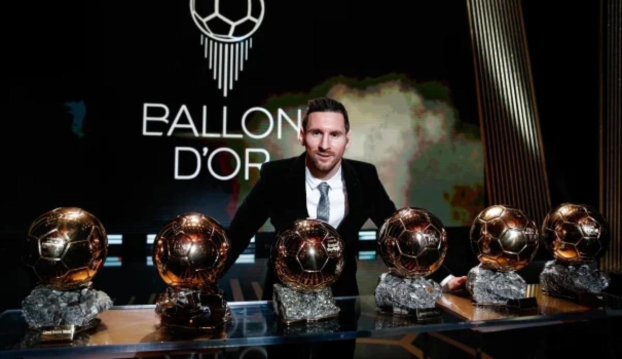 Lionel Messi, le footballeur le plus récompensé par France Football, avec 7 ballons d'or au compteur.