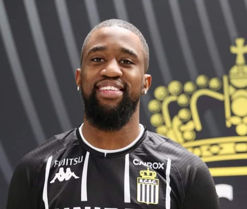 Isaac Mbenza sous les couleurs du Sporting de Charleroi.