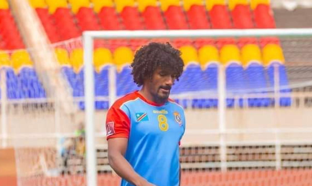 Le milieu de terrain congolais, Samuel Moutoussamy , lors d'une rencontre des Léopards au stade des martyrs de Kinshasa.