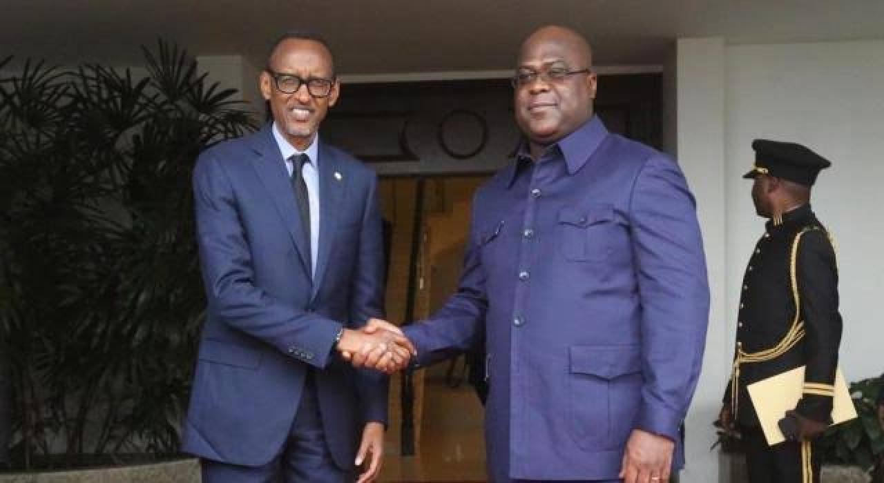 De gauche à droite, le président rwandais Paul Kagame et le président de la RDC Félix Tshisekedi