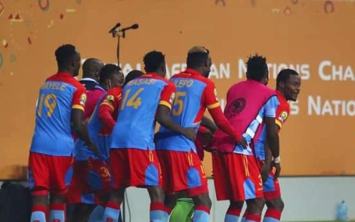 Les Léopards A' de la RDC en pleine célébration d'un but au CHAN Cameroun 2021.