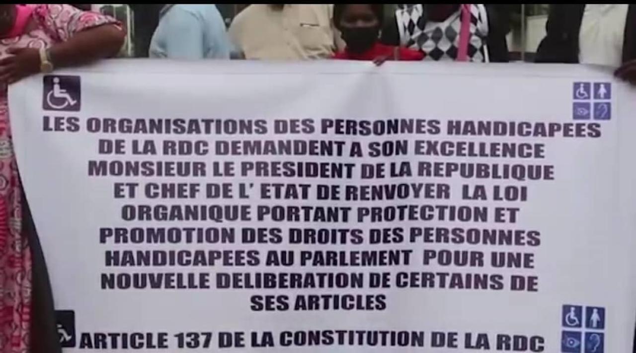 Quelques Organisations de Personnes Handicapées lors du dépôt de leur memo à la présidence de la République