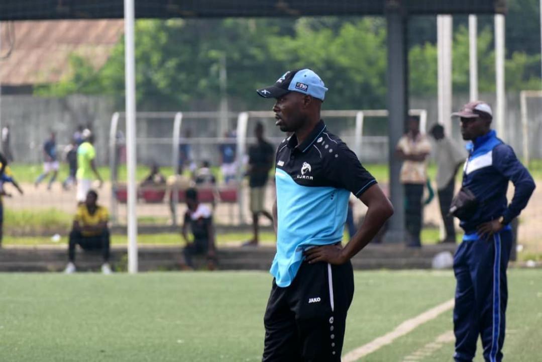 Trésor Zola Pembele lors d'une séance d'entraînement de l'AC Ujana.