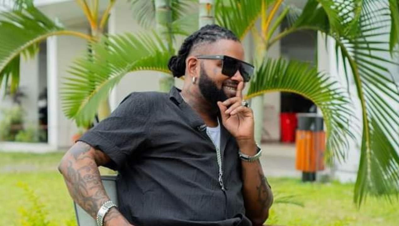 L'artiste musicien, Ferré Gola lors d'une émission tournée à Kinshasa.