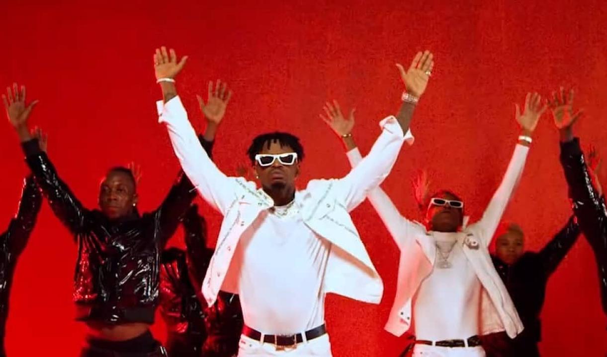 L'extrait de "Yo Pe remix" chantait par Innoss'b et Diamond Platnumz.