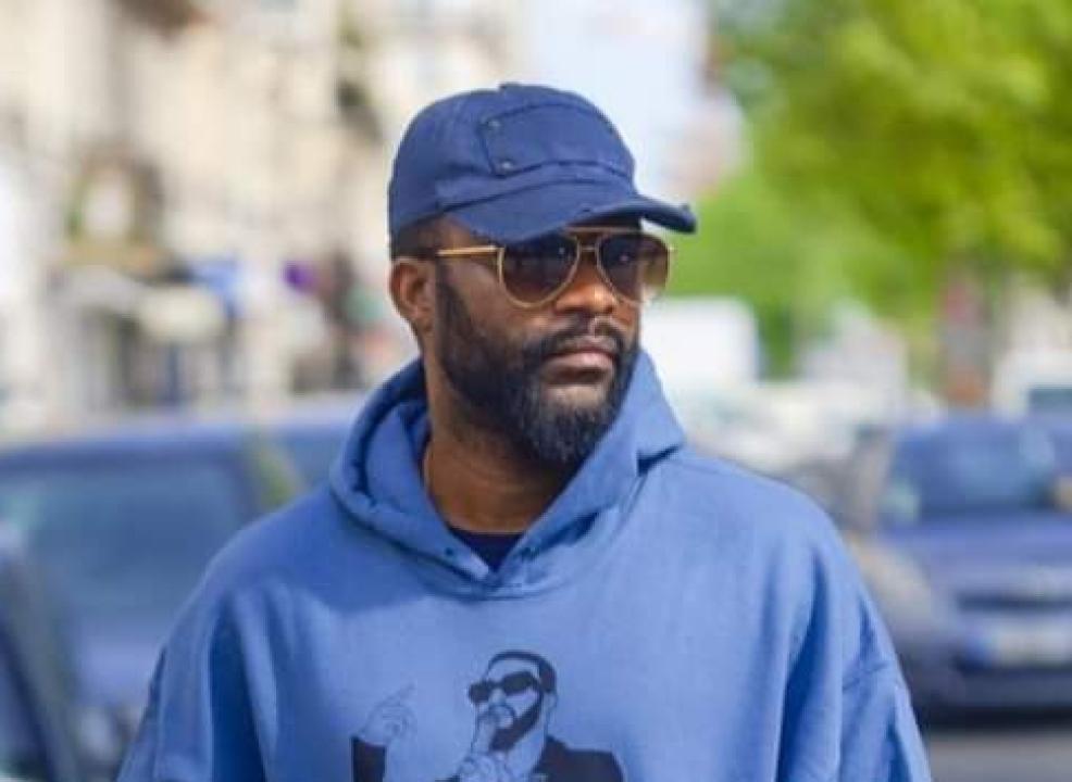 Le chanteur congolais , Fally Ipupa dans les rues de Paris.