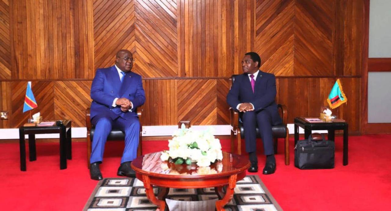 Le président Félix Tshisekedi et son homologue zambien Hakainde Hichilema lors d'une réunion à Lusaka, vendredi 29 avril