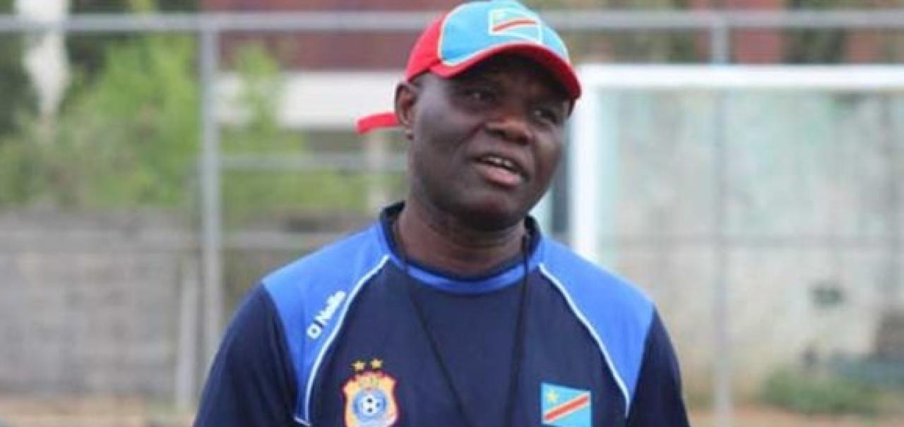 Mwinyi Zahera sous les couleurs de l'équipe nationale de la RDC, lors d'une séance d'entraînement.