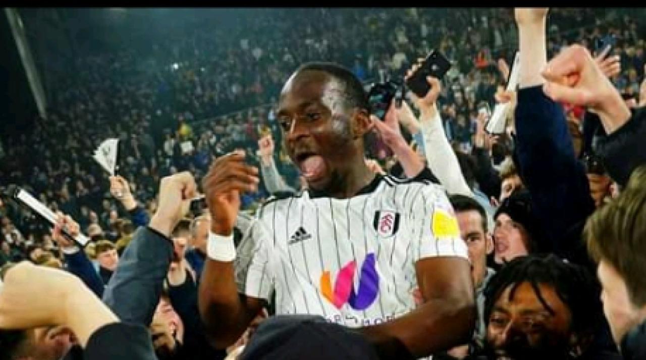 Neeskens Kebano lors de la célébration du sacre de Fulham en Championship