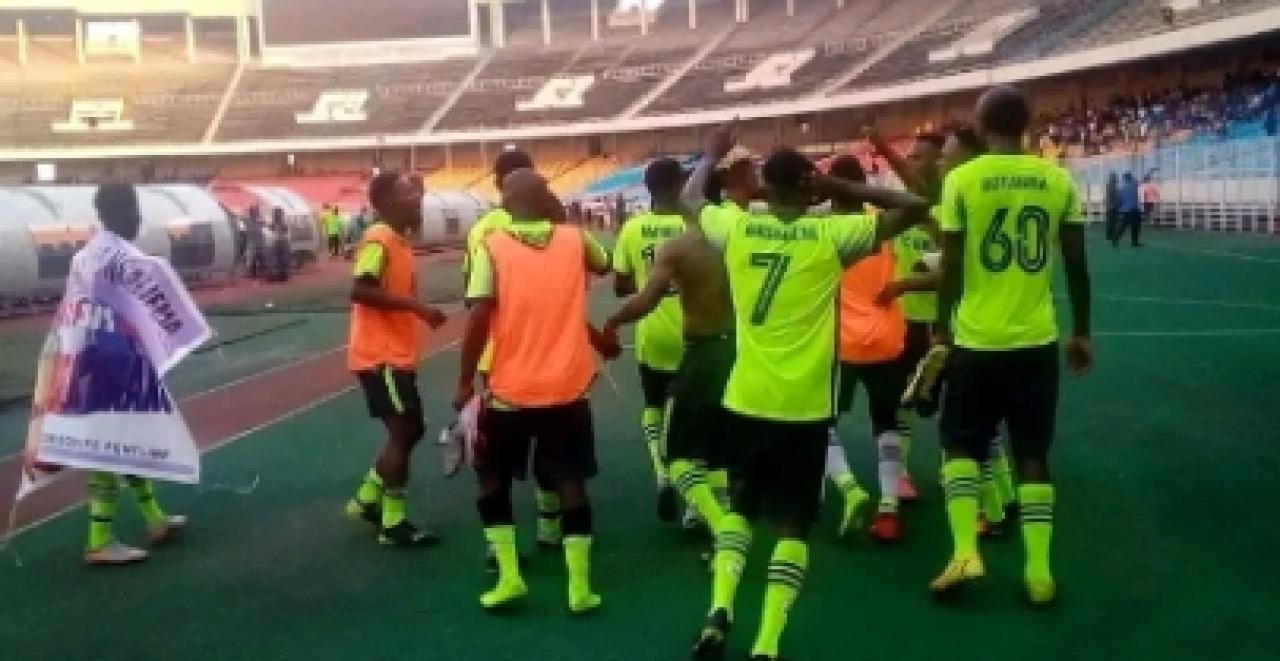 Les joueurs du FC Feneline en pleine célébration au stade des martyrs de Kinshasa.
