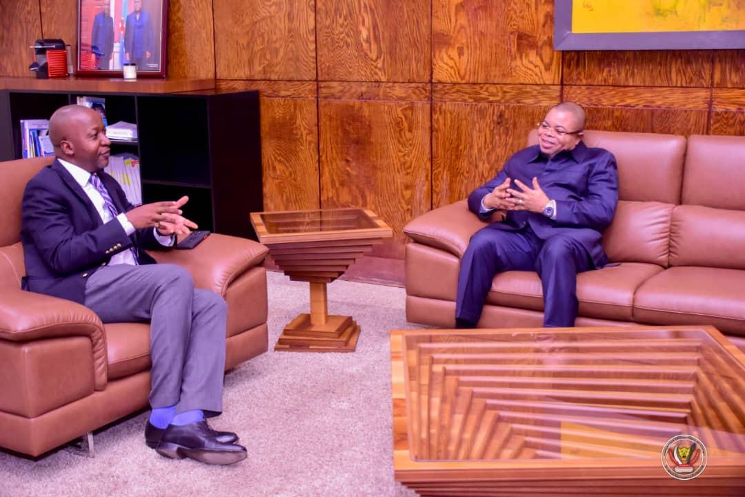 Le premier vice-président du Sénat Eddy Mundela et le DG de la DGI 