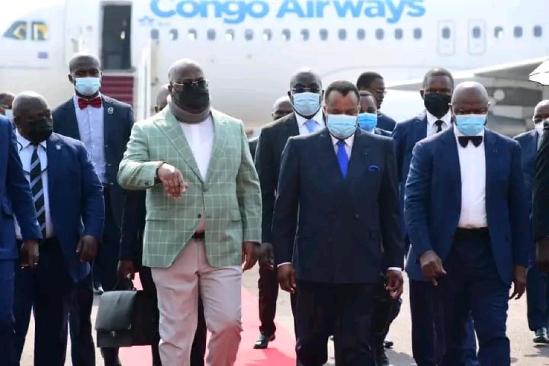 Le Président Félix Tshisekedi accueilli au pied de l'avion par son homologue Dénis Sassou-Nguesso