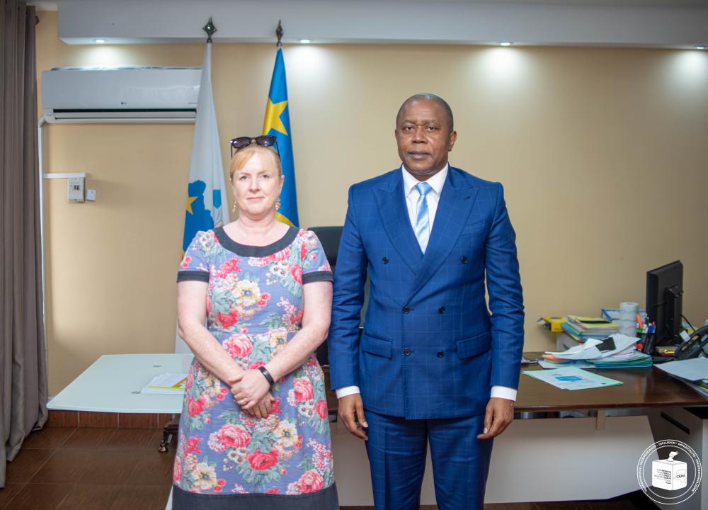 De gauche à droite, Sophia Willits- King, chargée d'affaires intérimaire du Royaume-Uni et Denis Kadima, président de la CENI
