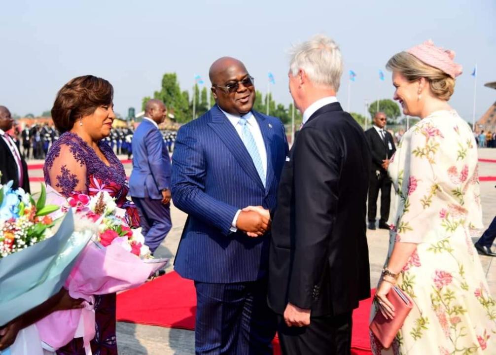 Le couple Royal de Belgique acceuilli au pied de l'avion par le couple présidentiel de la RDC, mardi 07 juin à l'aéroport international de N'djili