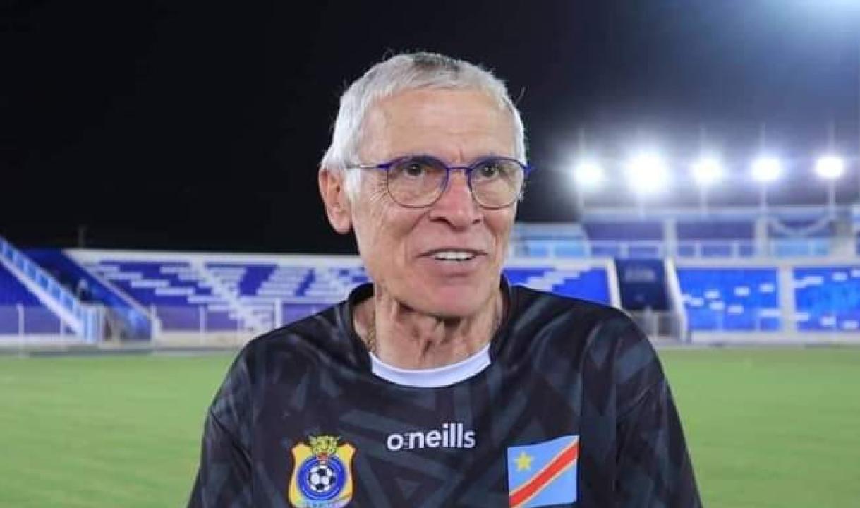 Hector Cúper à Al Hilal Stadium d'Omdurman.