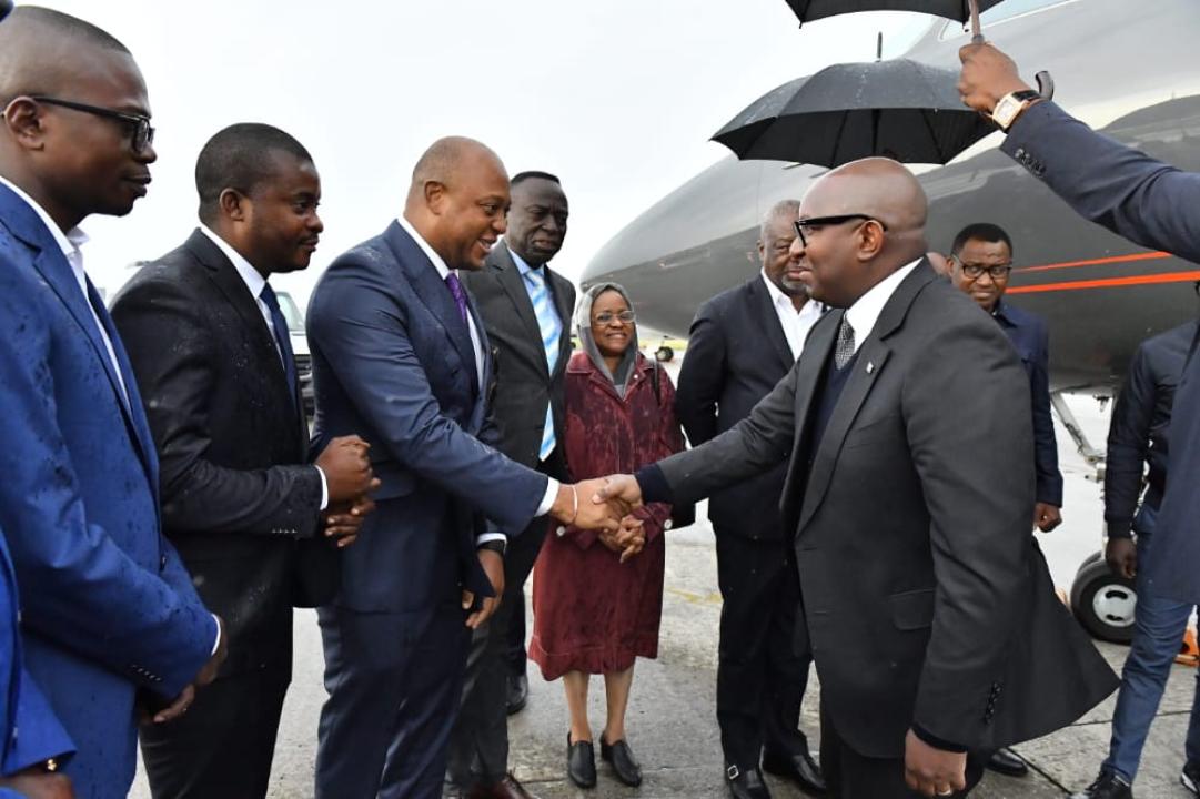 Sama Lukonde accueilli à sa descente d'avion par une délégation à Bruxelles, dimanche 19 juin