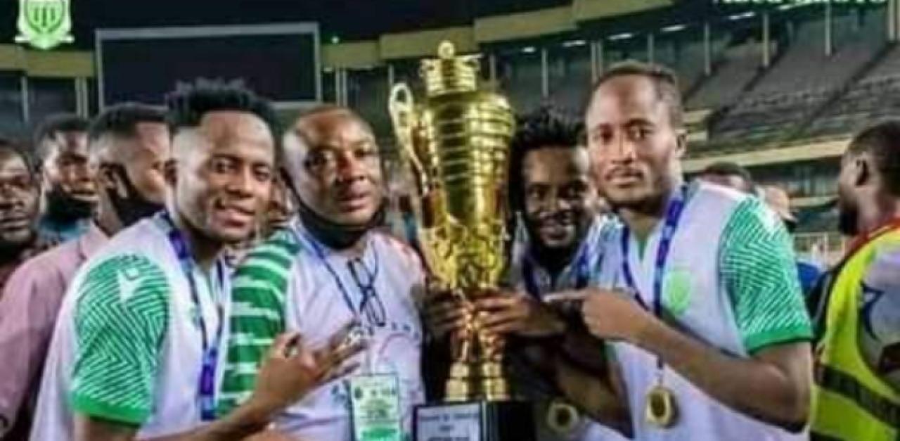 Les joueurs du DCMP qui célèbrent la victoire de la 56eme édition de la coupe du Congo