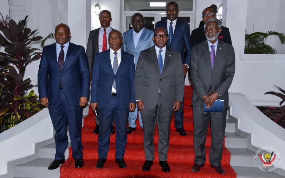 Le premier ministre Sama Lukonde et le caucus des députés nationaux et sénateurs hutu après un échange à la Primature, jeudi 007 Juillet 2022