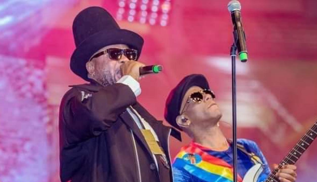 JB Mpiana et Alain Makaba, lors du grand concert public au stade des martyrs. [Photo d'illustration]