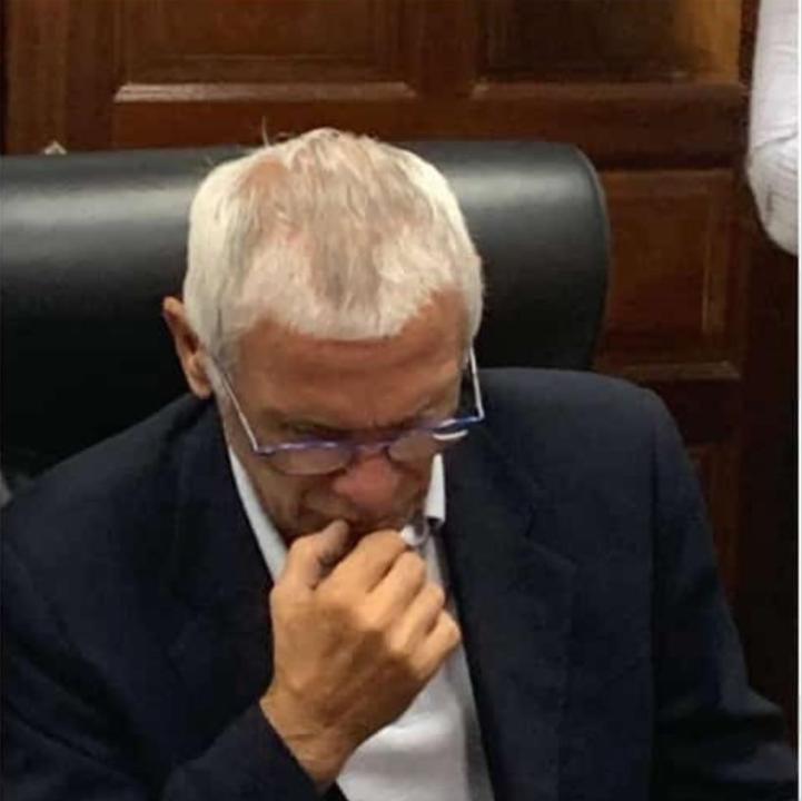 Hector Cúper, après la cérémonie de résiliation de contrat.