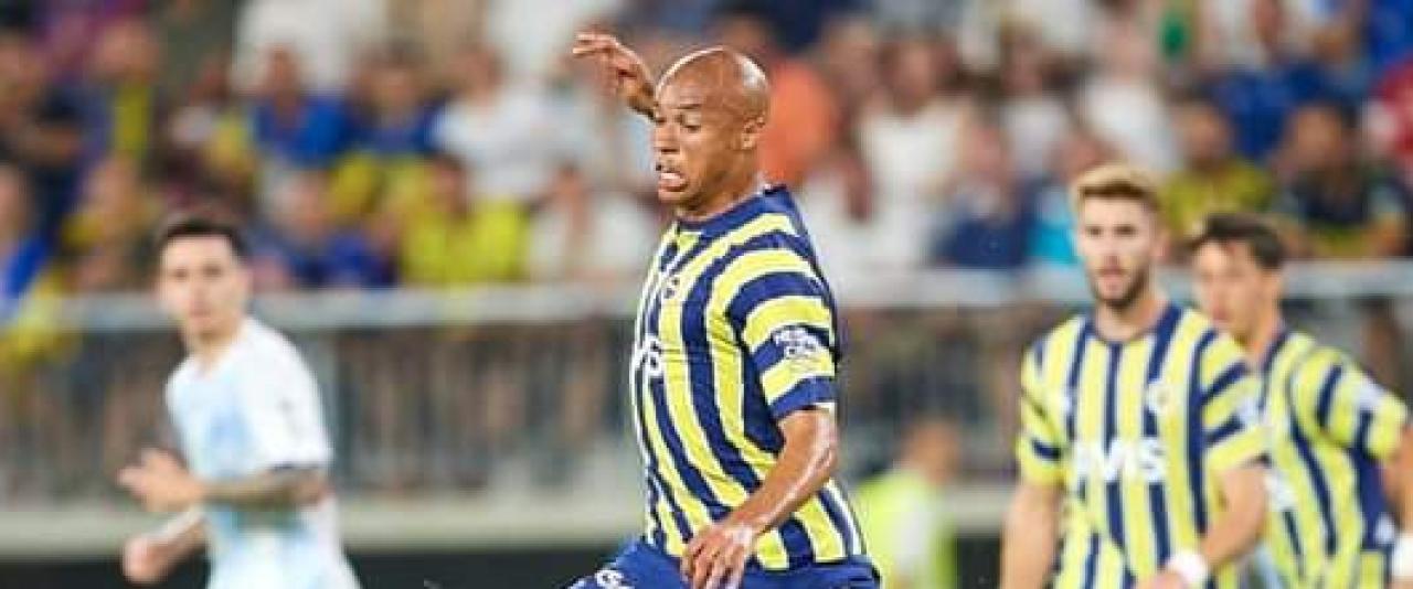 Marcel Tisserand lors de la rencontre qui a opposait Fenerbahçe SK au Dynamo Kyiv.
