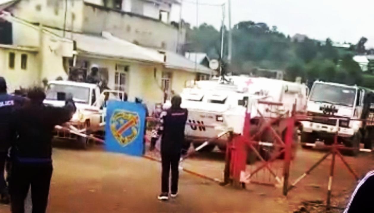 Le convoi des blindés et camions onusien à la frontière RDC-Uganda, à Kasindi