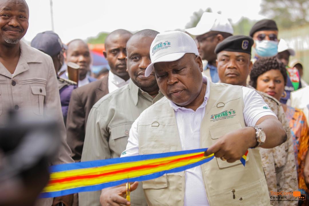 Mbujimayi : le ministre d'État en charge du développement François Rubota offre l’eau potable à plus 80 mille