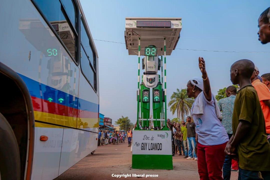 Équateur : un robot pour réguler la circulation routière à Mbandaka ...