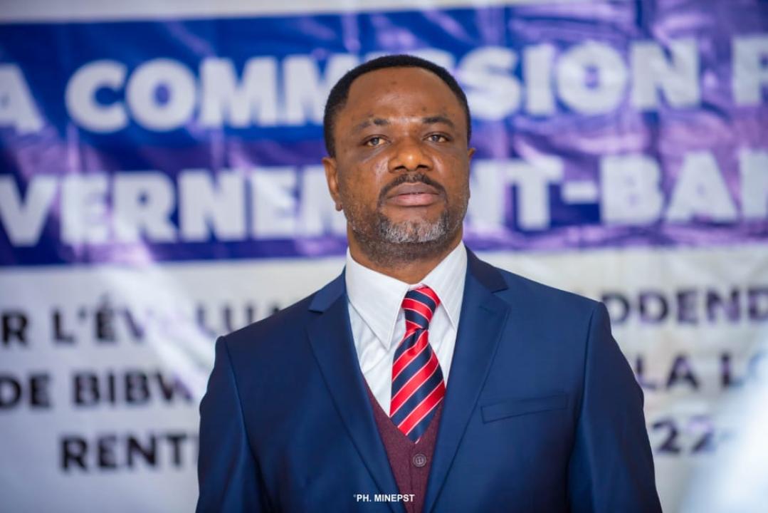 Le ministre de l'EPST, le professeur Tony Mwaba