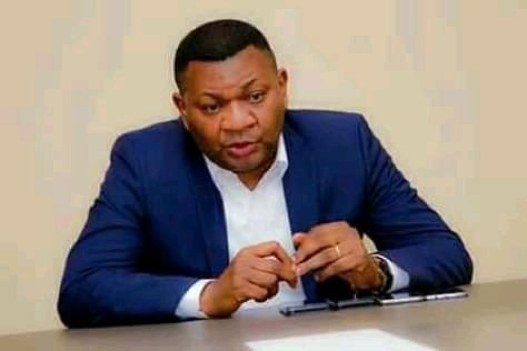 Amos Mbayo, Ex-ministre des sports et loisirs