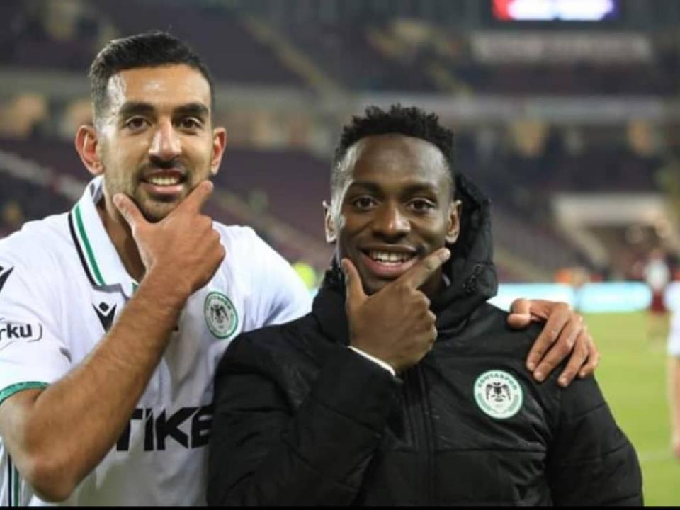 Paul-José M'poku et son coéquipier de Konyaspor, lors d'une rencontre de Superlig.