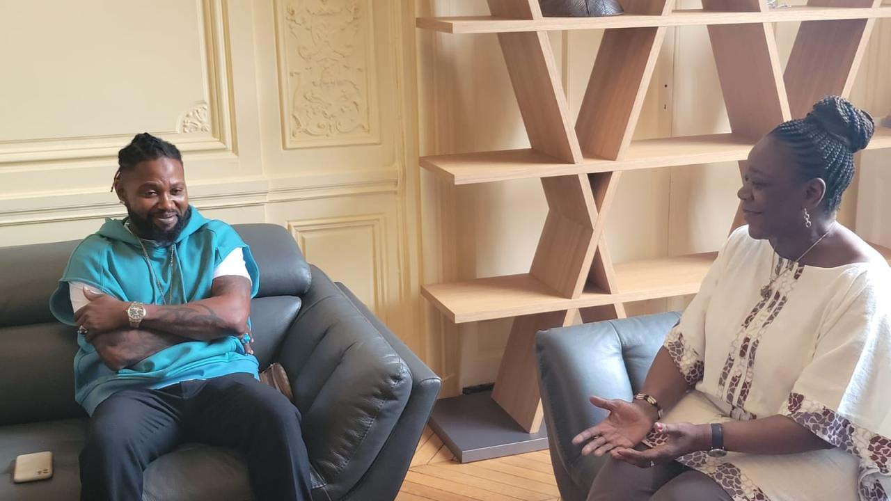 L'artiste Ferré Gola et Isabel Machik TSHOMBE