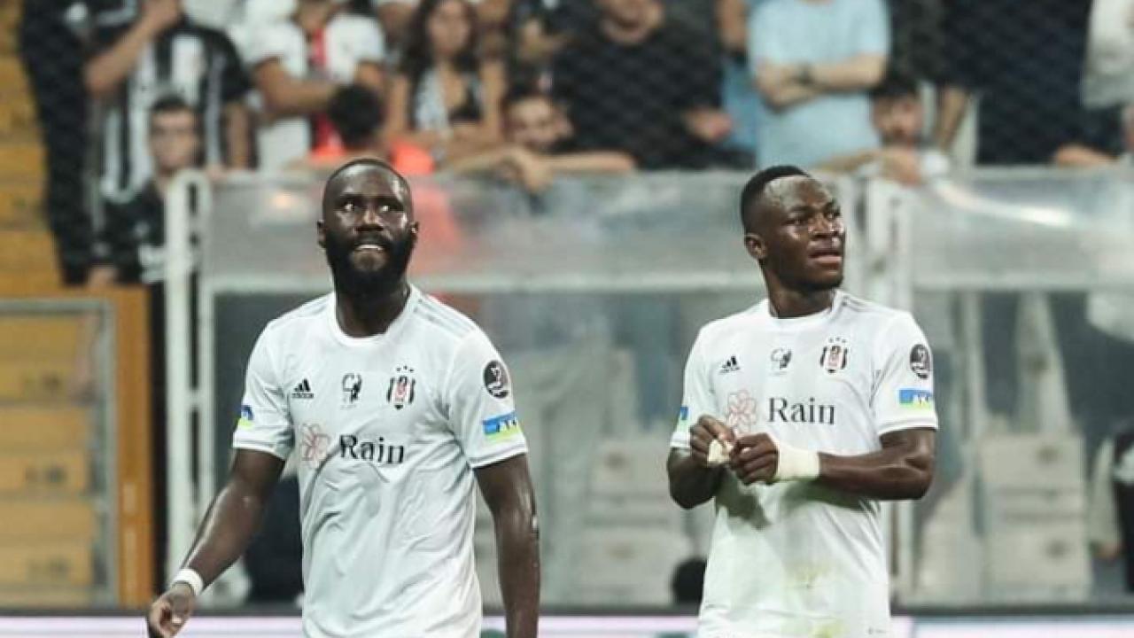 Arthur Masuaku et Jackson Muleka sous les couleurs de Beşiktaş JK.