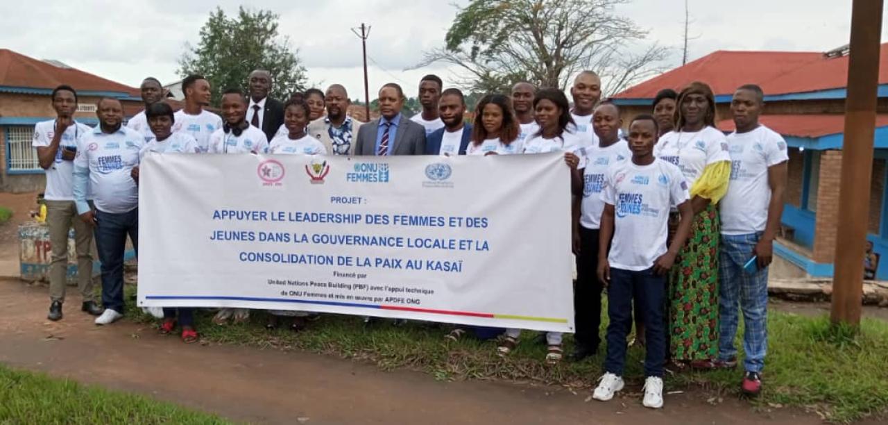 Photo de famille après la fin de l'atelier des professionnels des médias au Kasaï