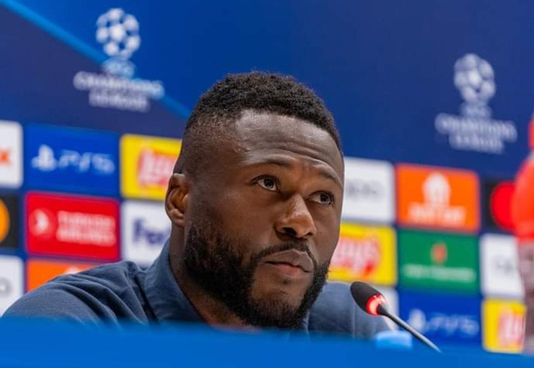 Chancel Mbemba en conférence de presse d'avant-match.