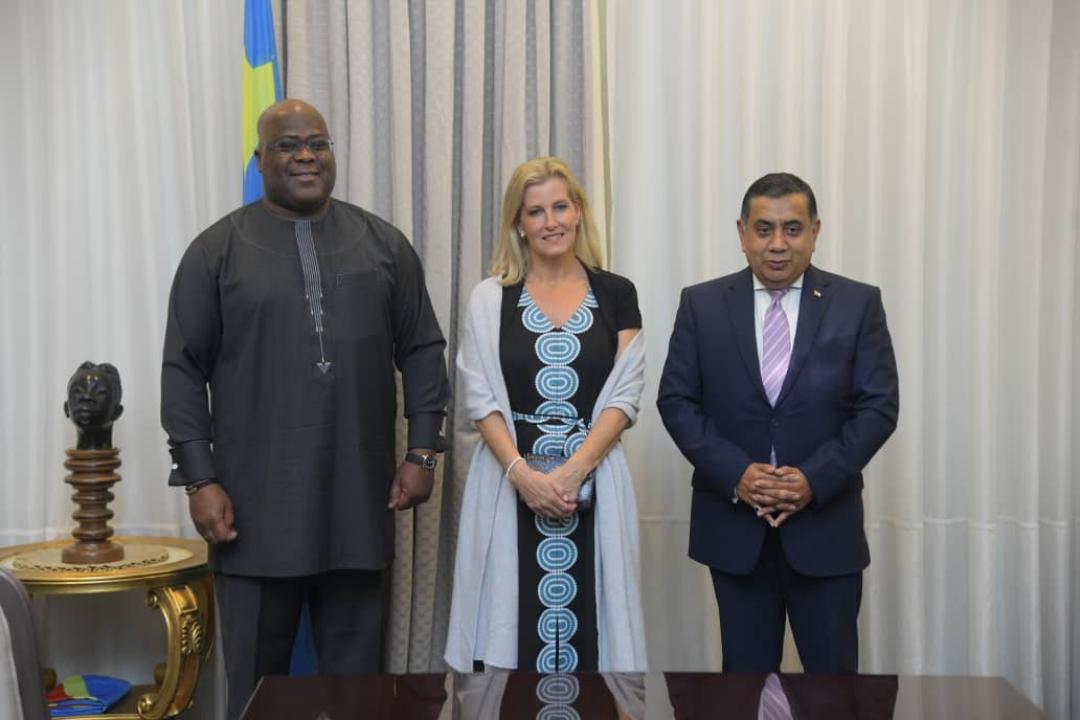 De gauche à droite, le président de la RDC Félix Tshisekedi, Son Altesse Royale,  Comtesse de Wessex, Sophie Rhys-Jones ainsi que le ministre d'État aux Affaires étrangères de la Grande Bretagne, Lord Tariq Mohamed