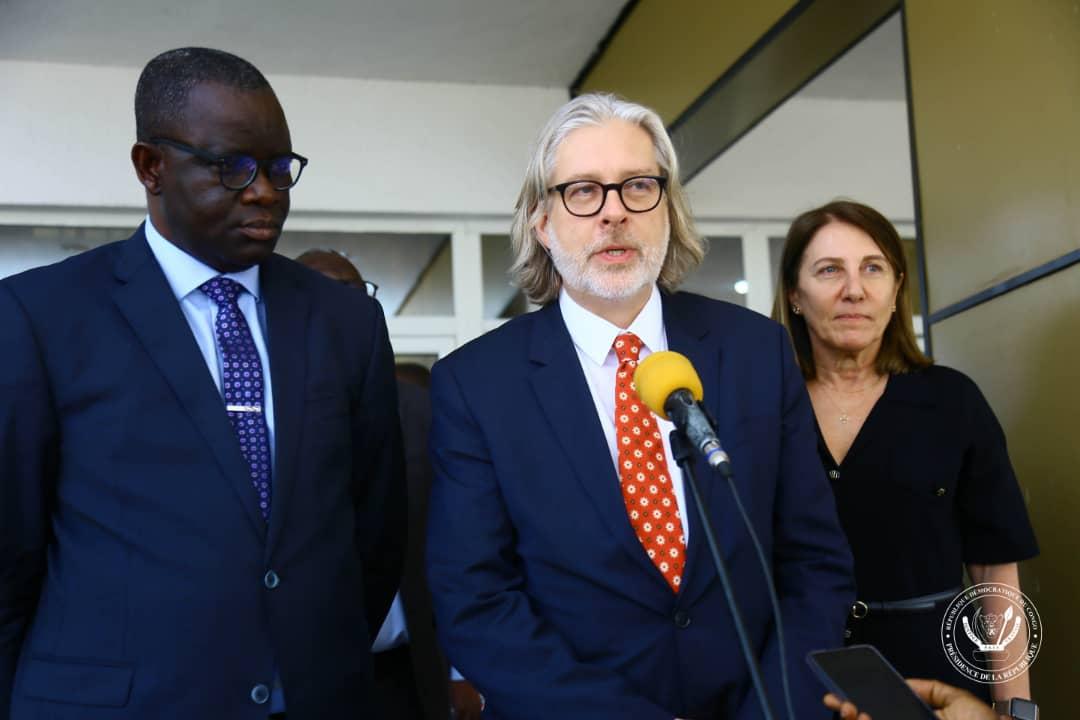 Une délégation de l'OIF conduite par son administrateur, Geoffroi Monpetit, après la rencontre avec le Chef l'État Félix Tshisekedi