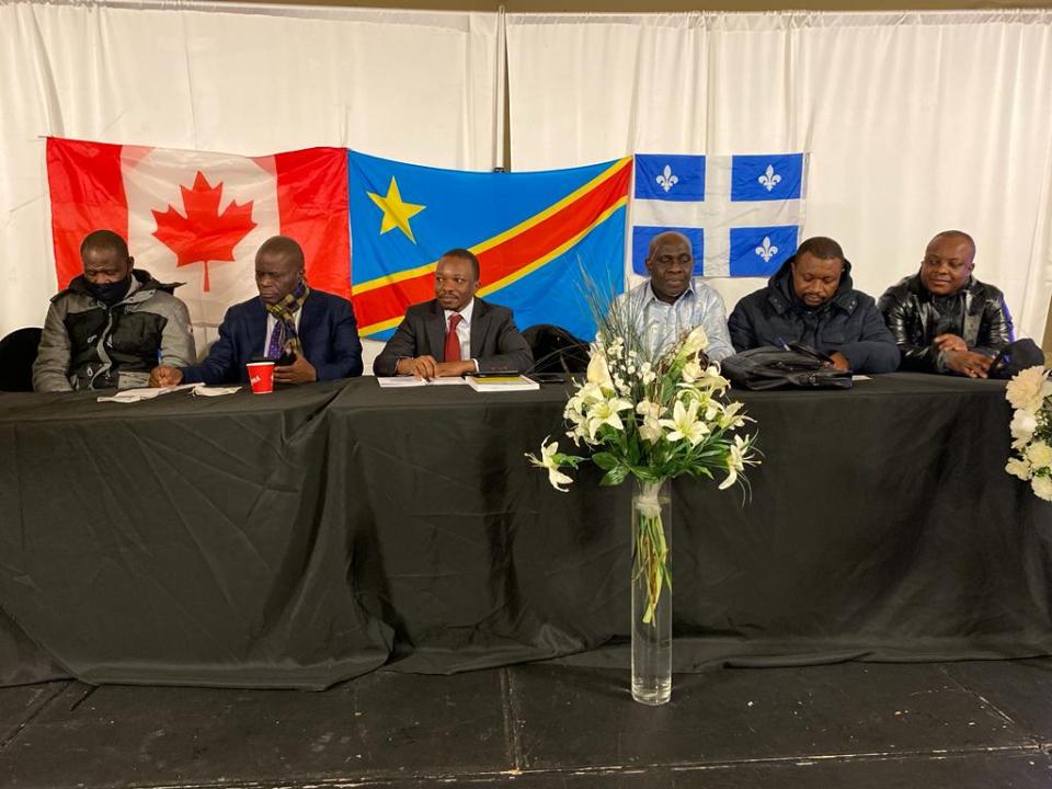 La communauté congolaise de Montréal avec le rapporteur adjoint de la CENI, Paul Muhindo, lors d'un échange sur l'enrôlement des électeurs résidant au Canada