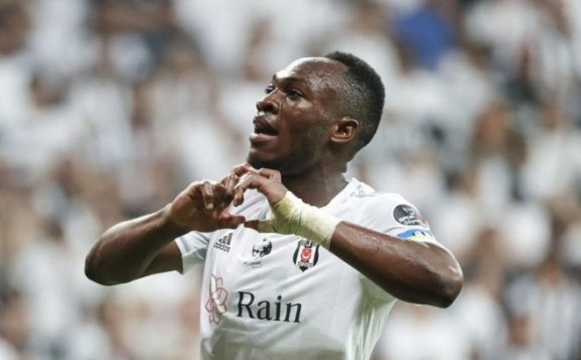 Jackson Muleka en pleine célébration d'un but sous les couleurs de Beşiktaş. [Photo d'illustration]