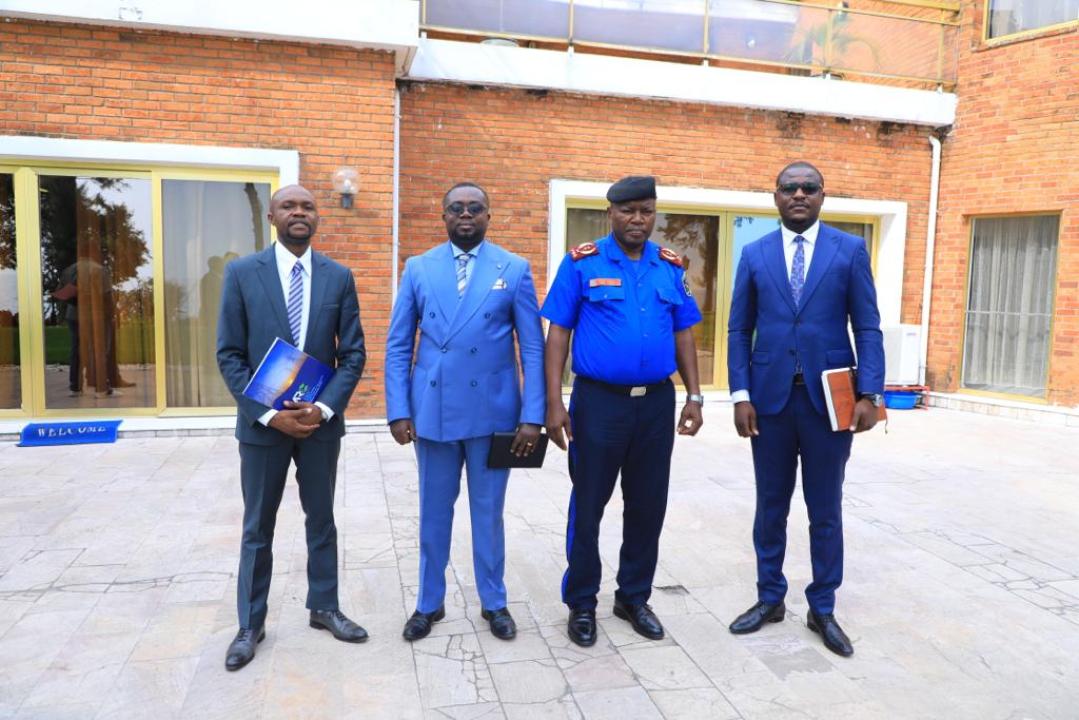 Les experts de l'ARE avec le vice-gouverneur militaire du Nord-Kivu