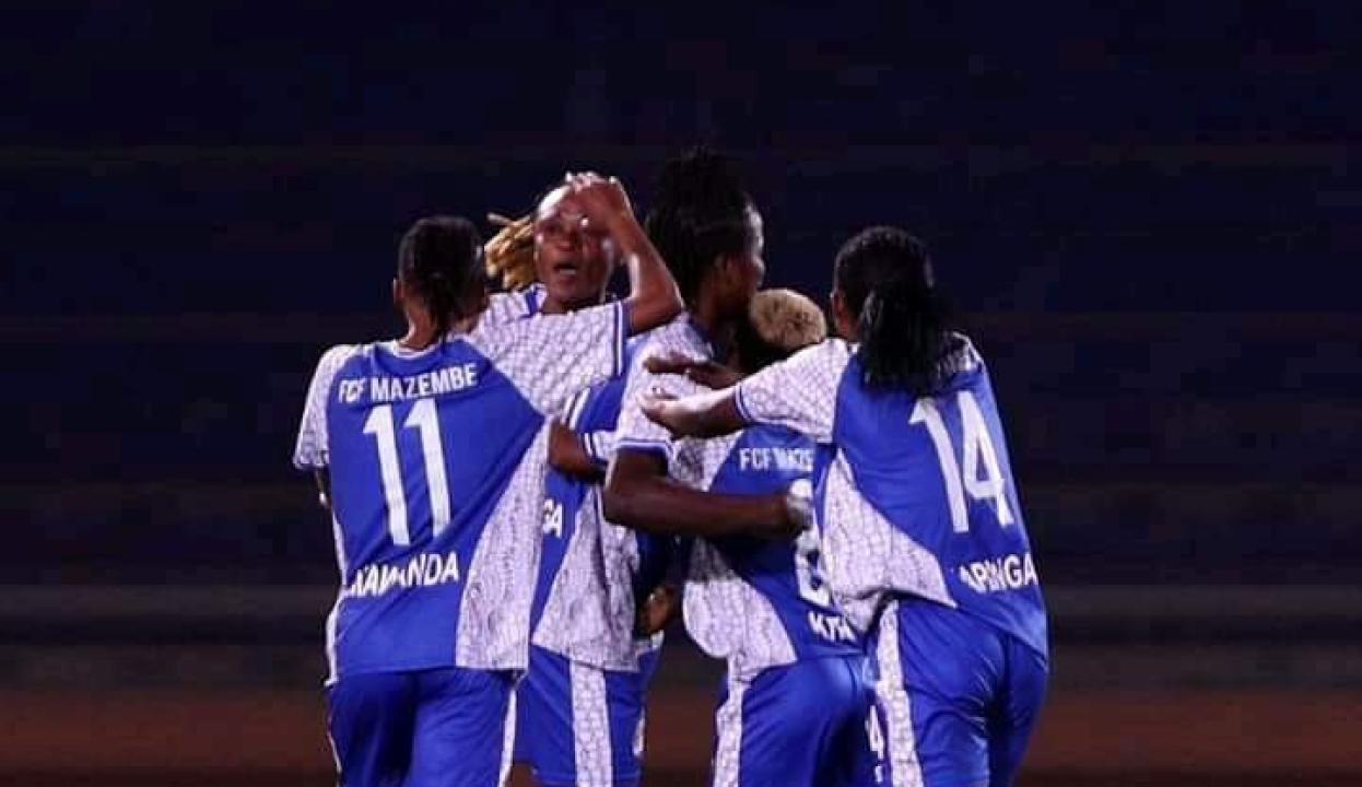 Les joueuses du TP Mazembe en pleine célébration d'un but.